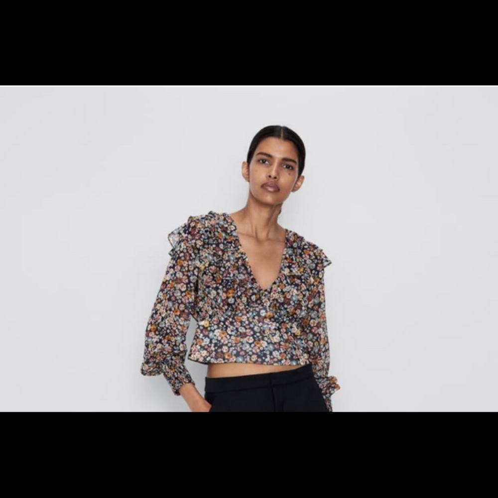 Zara ruffles floral print top